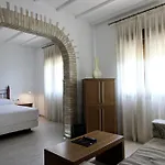 Xarahiz Hotel 4*