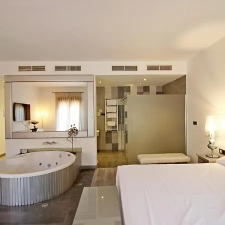 Xarahiz Hotel 4*