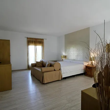 Xarahiz Hotel