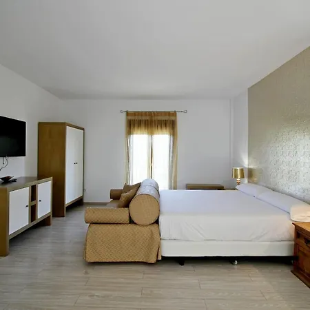 Xarahiz Hotel 4*