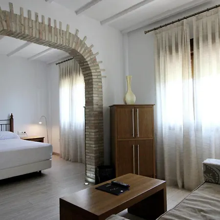 Xarahiz Hotel 4*