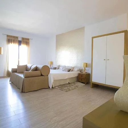 Otel Xarahiz